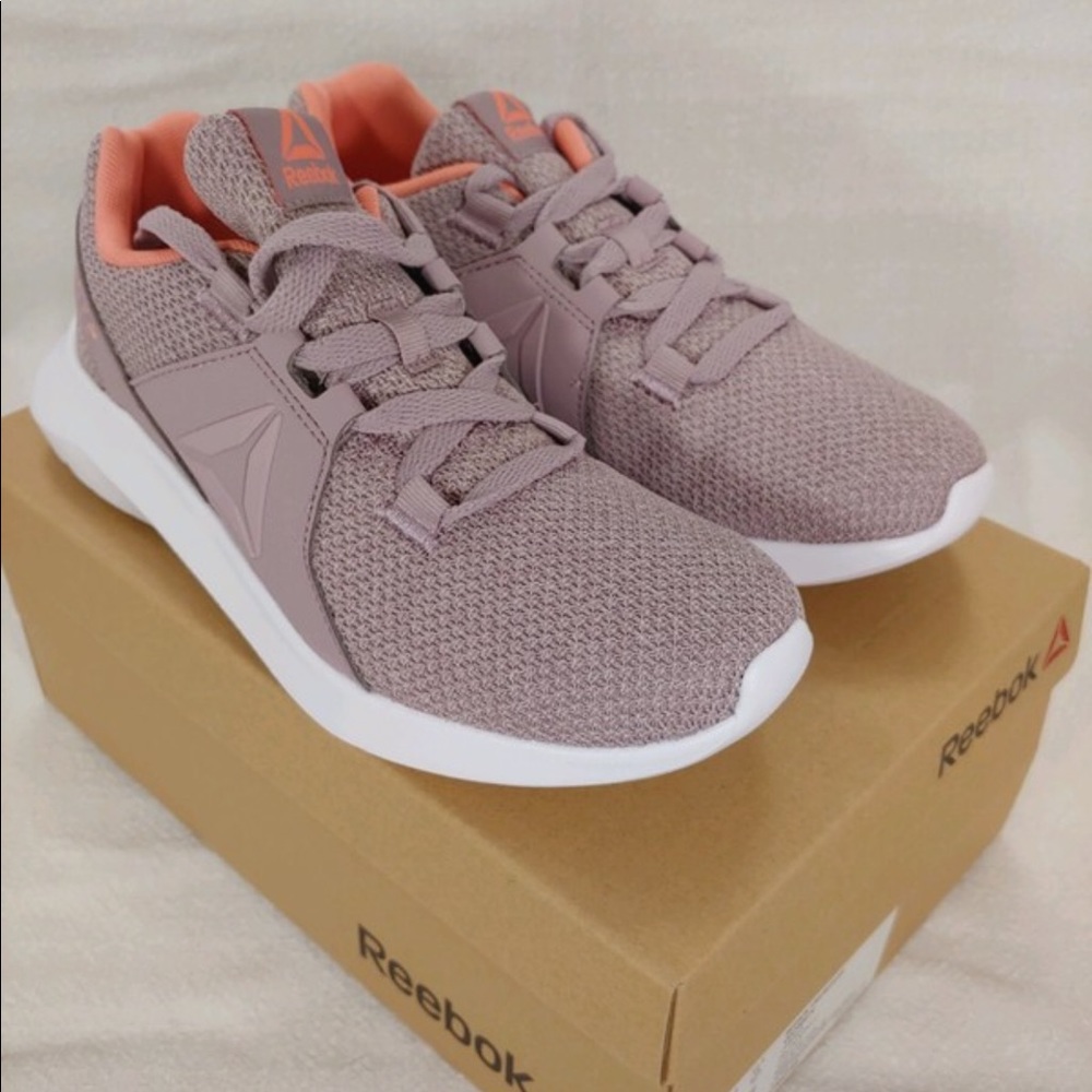 Reebok's new - Picture 2 of 4